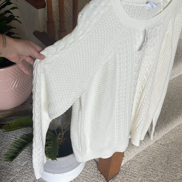 NWT Gap Cream Crewneck Cable Knit Sweater - Picture 5 of 9